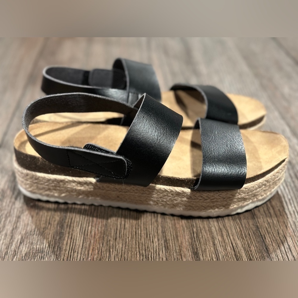 C Comfort Black Platform Sandals Sz 9, GUC adjustable resort summer cruise